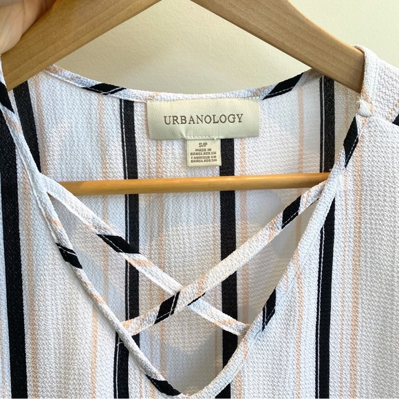 Urbanology NWOT S/M White Sleeveless Blouse w Black & Peach Vertical Stripes - Picture 6 of 9
